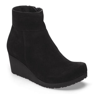 Ebba - The Birkenstock Wedge Bootie in Black