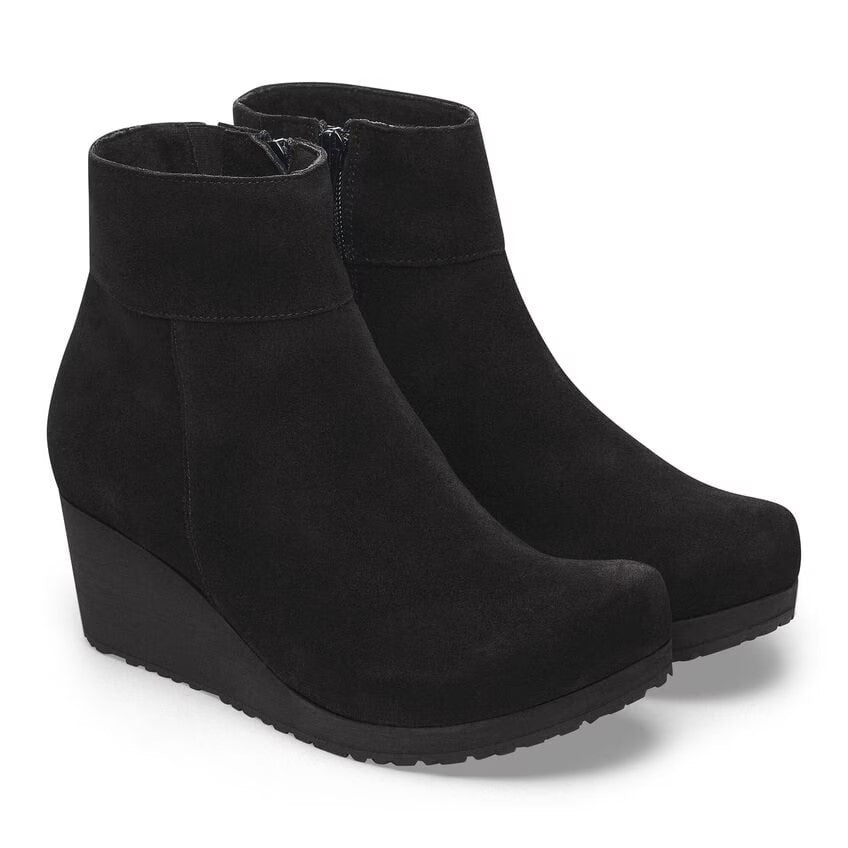 Ebba - The Birkenstock Wedge Bootie in Black