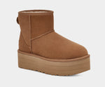 Load image into Gallery viewer, The Ugg Classic Mini II Platform Boot in Chestnut
