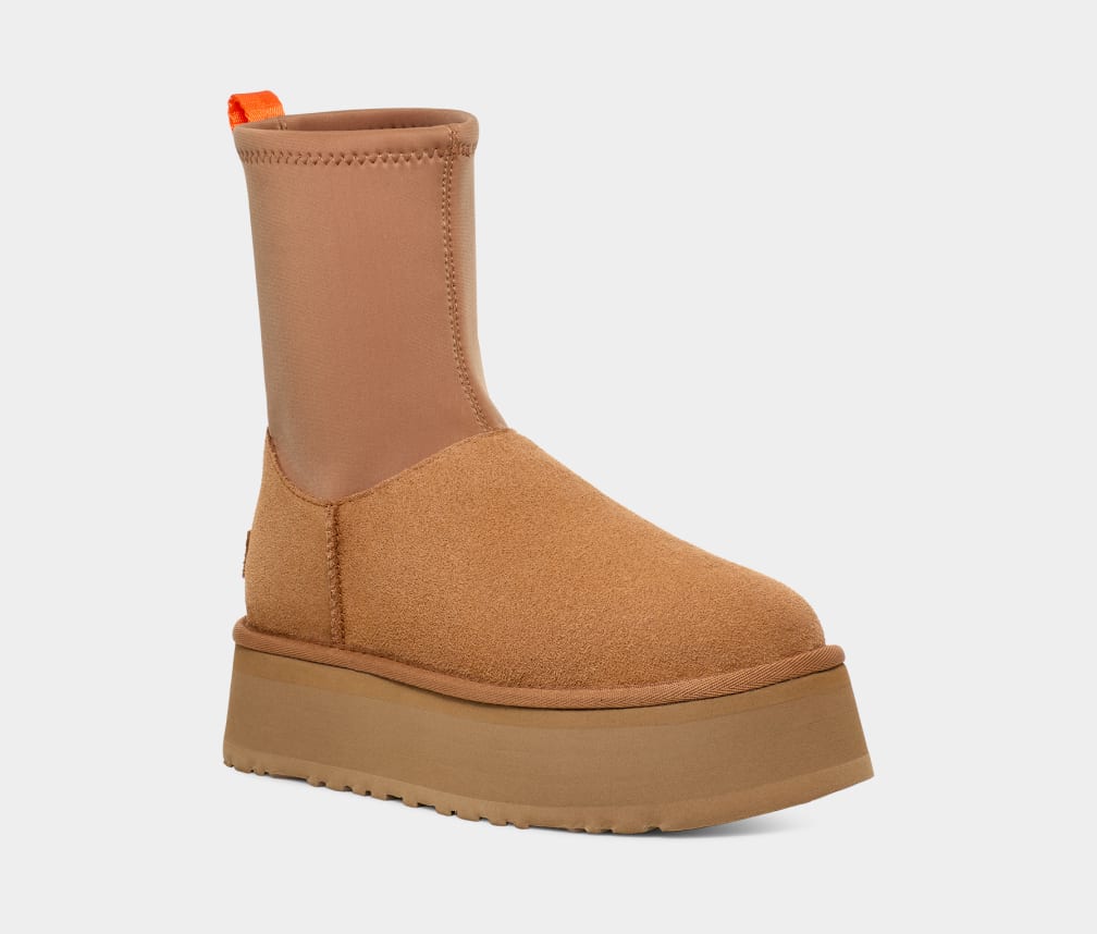 The Ugg Dipper Boot in Chestnut