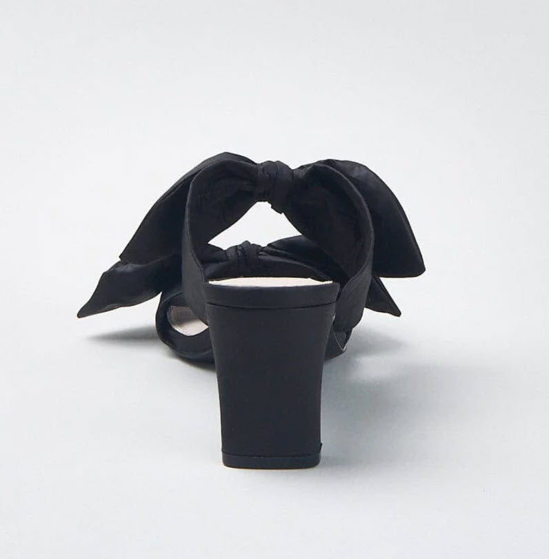 The Dual Bow Slide in Black
