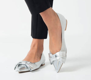 The Bow Pointed Flat in Silver