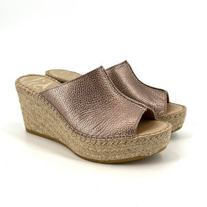 The Center Seam Espadrille Slide Sandal in Metal