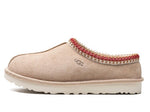 Load image into Gallery viewer, Tasman-The Ugg Slipper with Embroidery in Sand Dark Cherry
