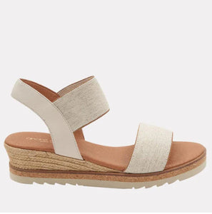 The Elastic Dual Band Low Wedge Sandal in Beige Linen