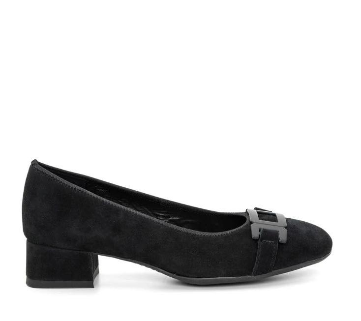 The Enamel Link Pump in Black