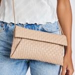 Load image into Gallery viewer, The Woven Clutch in Nude
