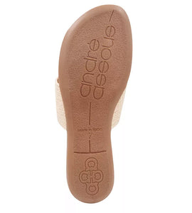 The Raffia Elastic Thong Sandal w Flower in Natural