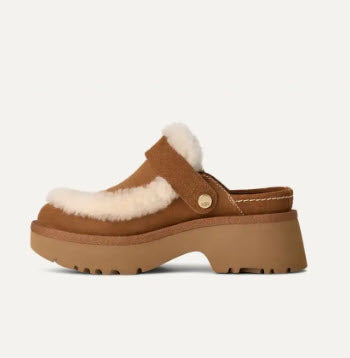Esmee - The Ugg Cozy Clog in Chestnut
