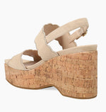 Load image into Gallery viewer, The Scallop Edge Cork Wedge Sandal in Latte
