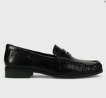 Load image into Gallery viewer, The Classic Leather Loafer in Black
