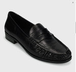 Load image into Gallery viewer, The Classic Leather Loafer in Black
