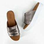 Load image into Gallery viewer, The Pleated Comfort Slide in Metallic
