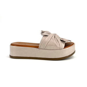 The Knotted Flatform Slide Sandal in Silver Beige