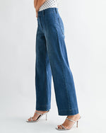 Load image into Gallery viewer, The Pintuck Trouser in Medium Denim
