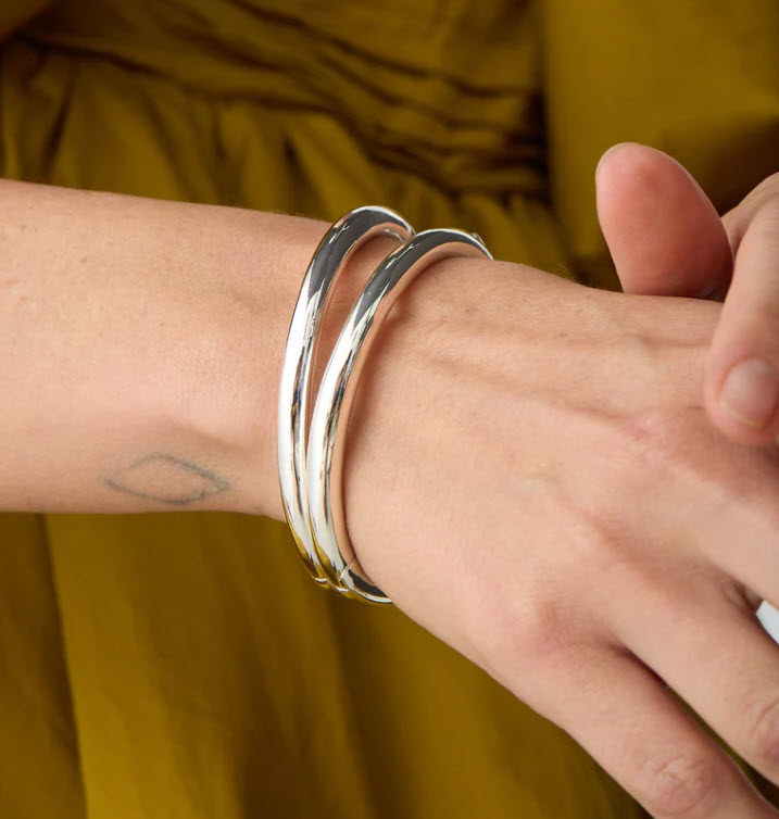 The Solid Bangle in Silver