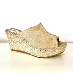 The Center Seam Espadrille Slide Sandal in Sand