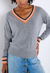 The Contrast V-Neck Sweater in Fog