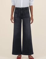 Load image into Gallery viewer, The Patch Pocket Wide Leg in Black Wash
