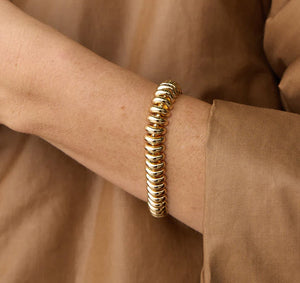 The Scallop Link Bracelet in Gold