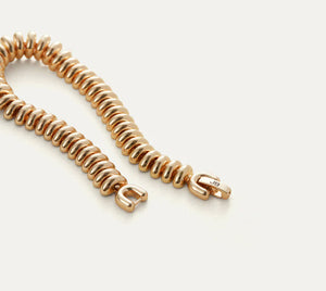 The Scallop Link Bracelet in Gold