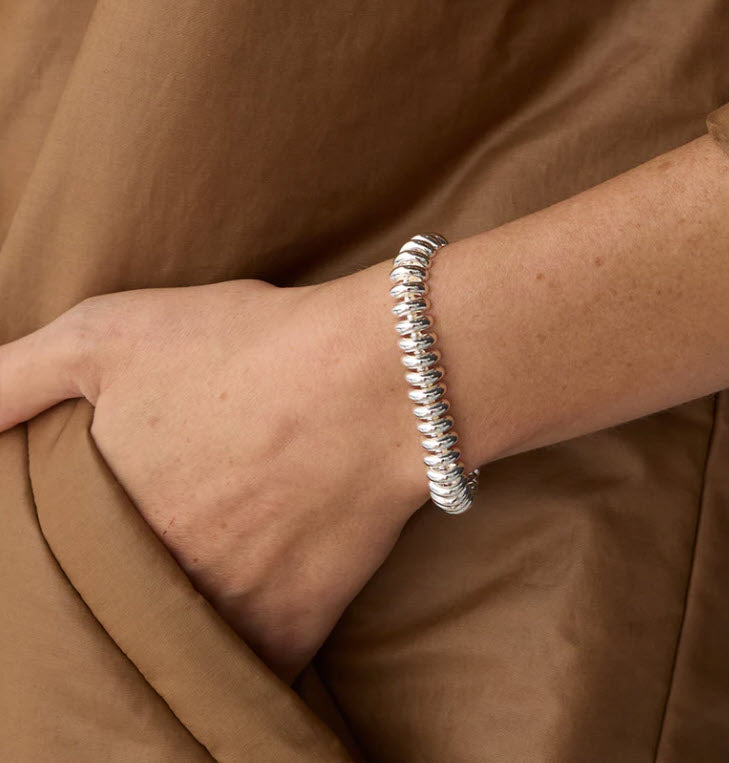 The Scallop Link Bracelet in Silver
