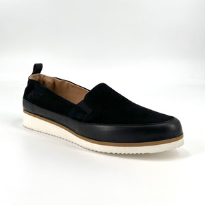 The Everyday Comfort Flat in Black